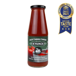 Kyknos zerkleinerte Tomaten in der Flasche